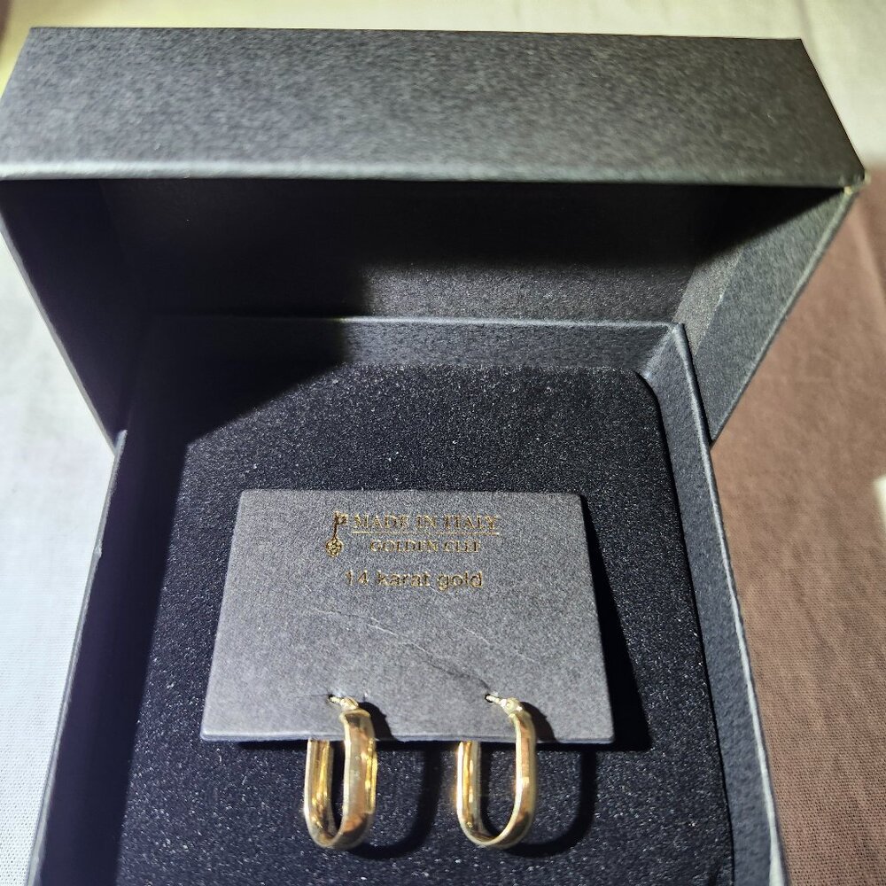 14K Solid Gold Hoop Earrings Made in Italy Golden Clef Yellow Gold NWT Classic